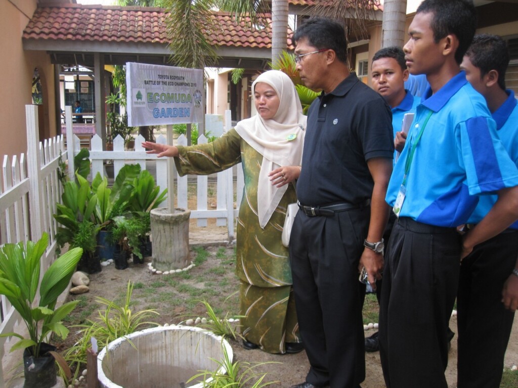 Pn Aziah Yahaya the teacher in charge from SMK Sri Muda, Pulau Pinang