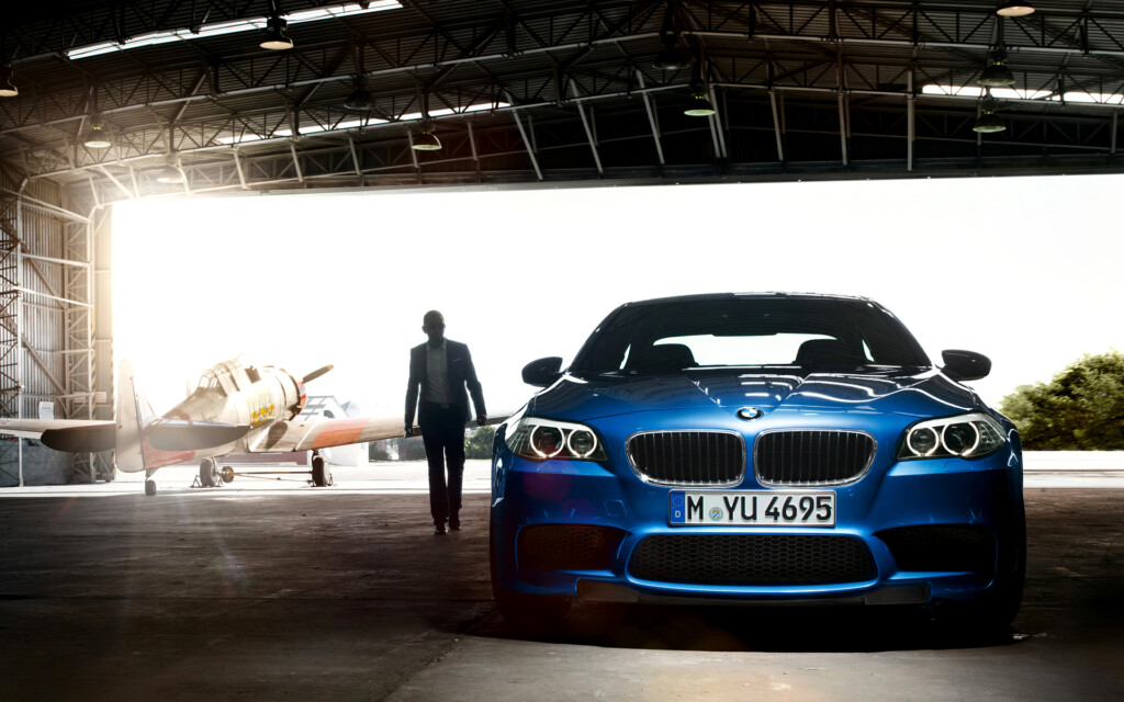 2012-bmw-m5-wallpaper-10