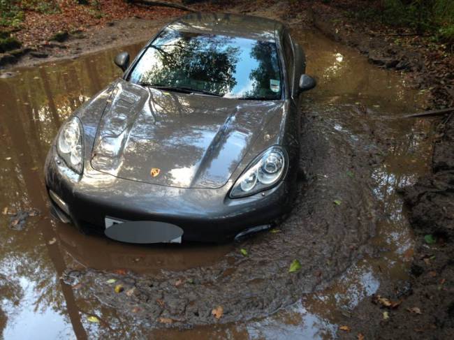 Porsche-Panamera-stuck