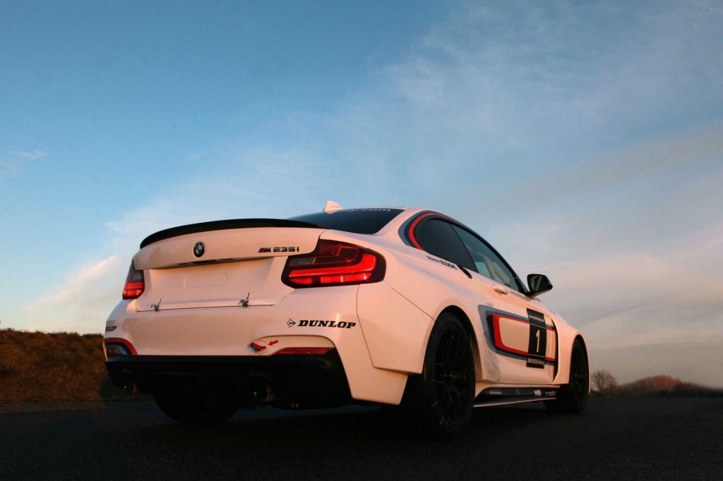 BMW M235i Racing