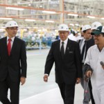 Pic 7_HMSB MD and CEO Yoichiro Ueno (L) accompanying MITI during Tour of No2 Line