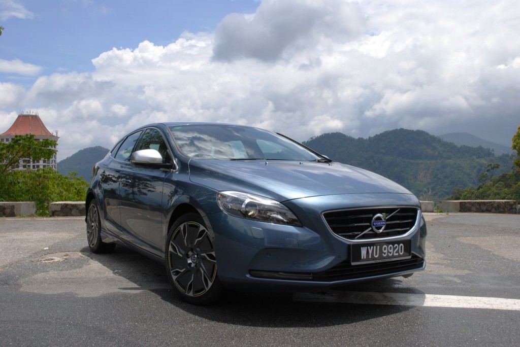 Volvo V40 Cross Country T5 (1)