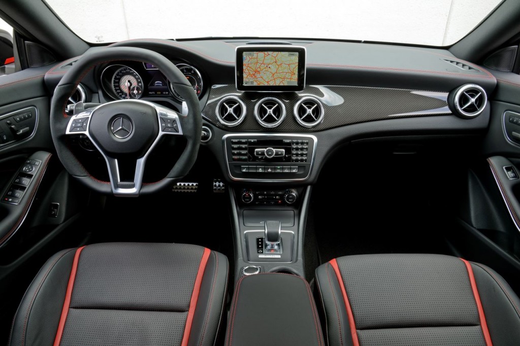 Mercedes-Benz CLA 45 AMG  (5)