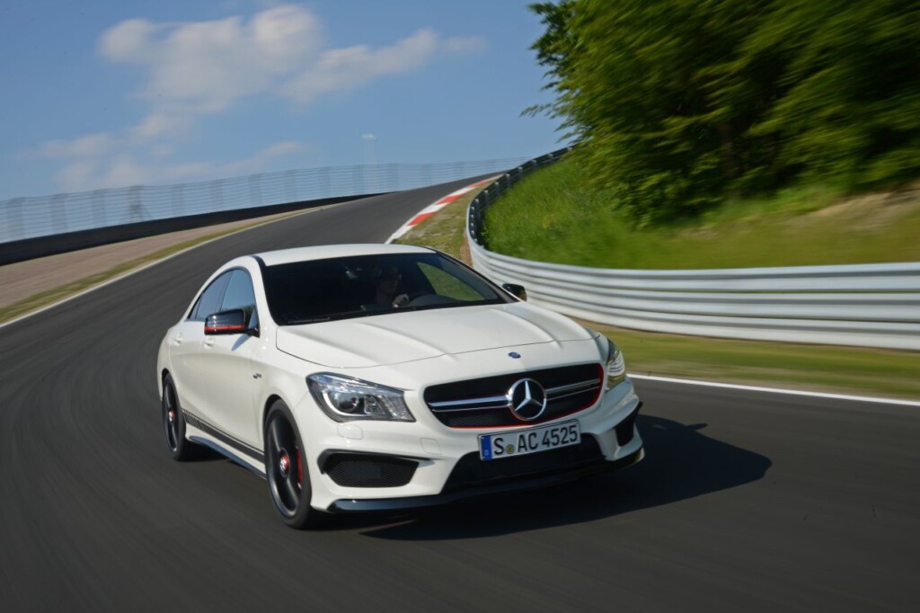 Mercedes-Benz CLA 45 AMG  (9)