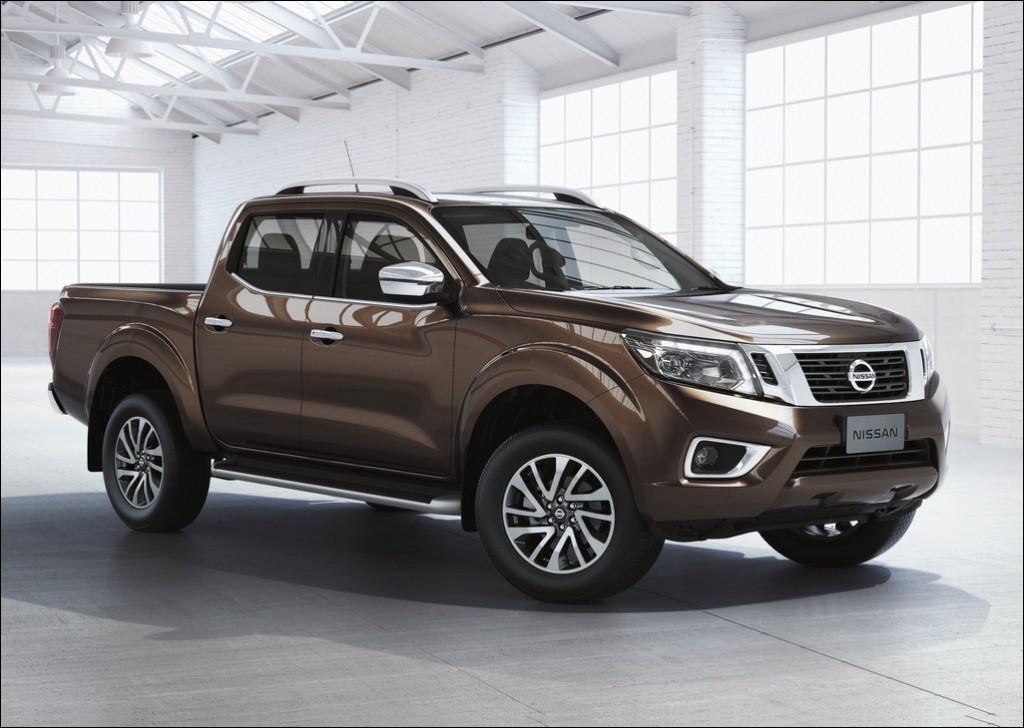 Nissan_NAVARA_NP300-04